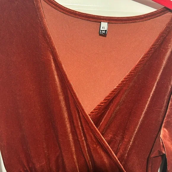 Elegant Velvet Wrap Dress in Rust, size XL - Picture 2 of 5